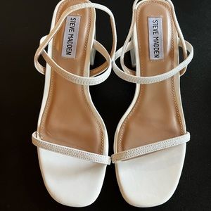 Steve Madden white strappy sandals size 7